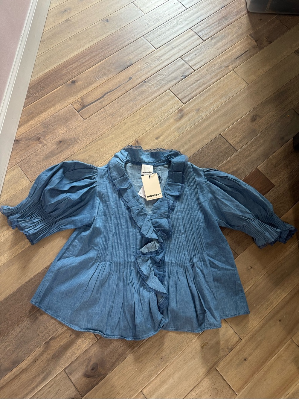 NWT Tuckernuck top size small